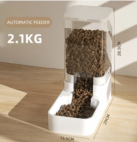 Luxe Paws Club Water & Food Dispenser